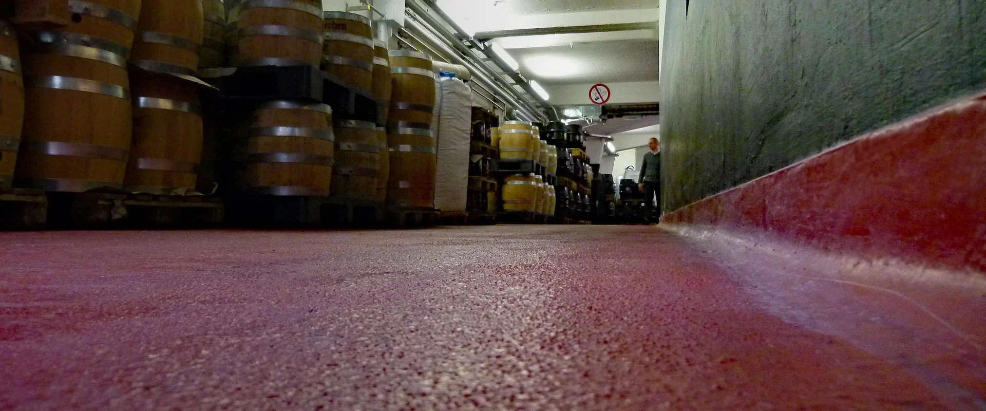 Beeld in een brouwerij: MC-DUR PowerCoat, de nieuwe PU/minerale hybride vloer van MC-Bauchemie