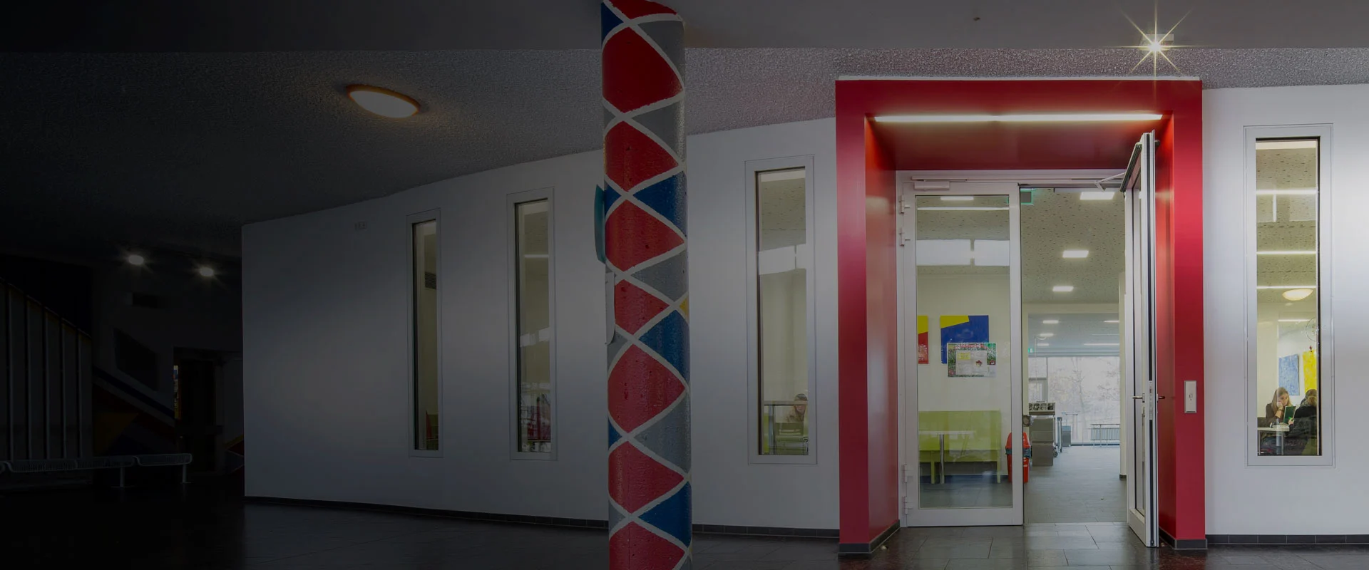 Hoogwaardige gekleurde coating MC-Color LE stelt maatstaven in binnenruimtes